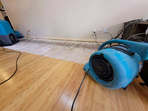 Professional Emergency Water Damage technician working in Boiling Springs, NC